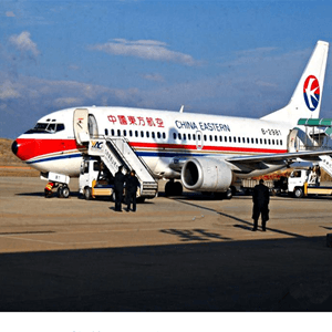 义乌机场空运航空快运业稳步发展的原因是什么？